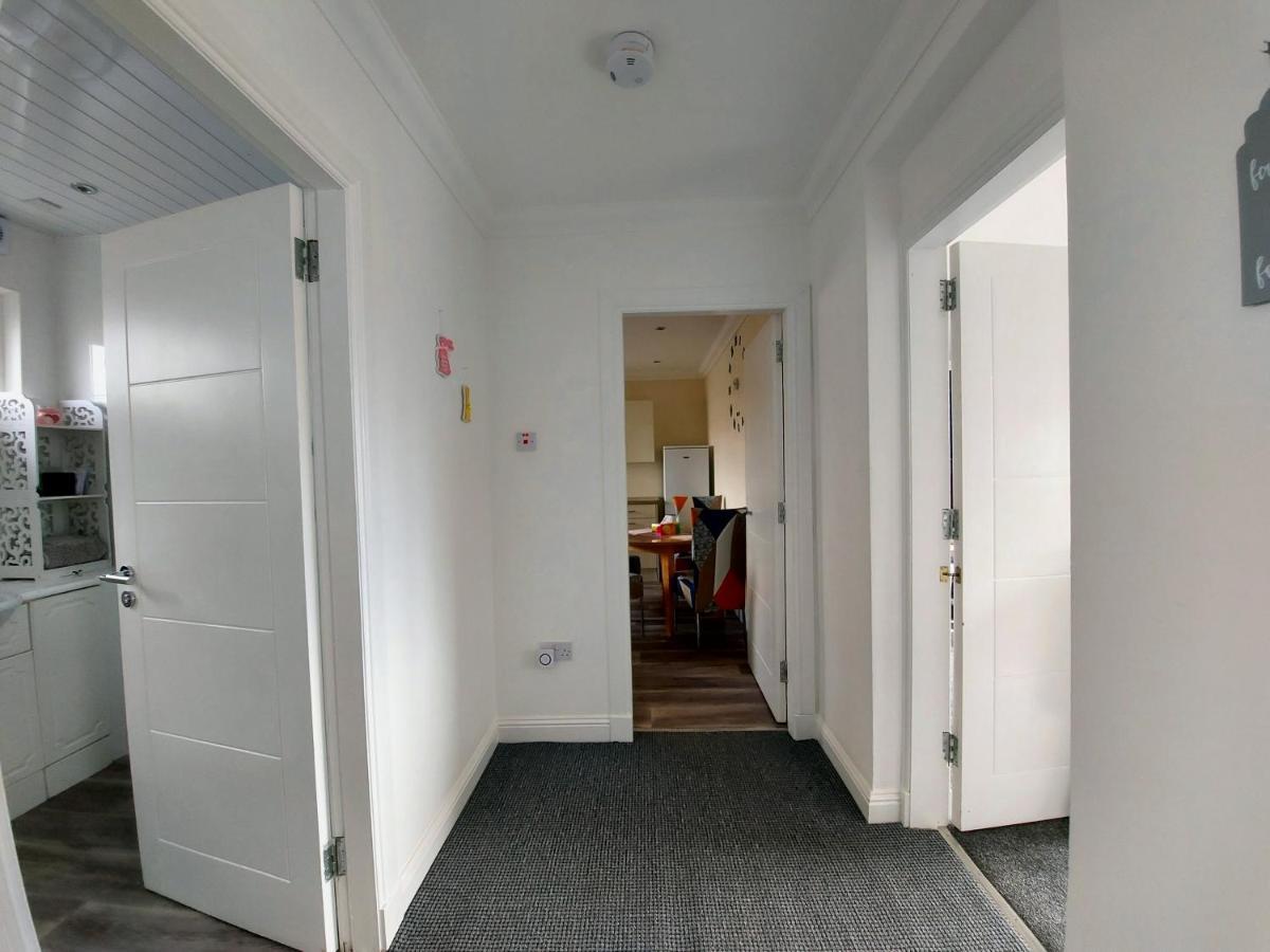 Teddy Bears' 3-Bedroom Maisonette ซอลท์โคทส์ ภายนอก รูปภาพ