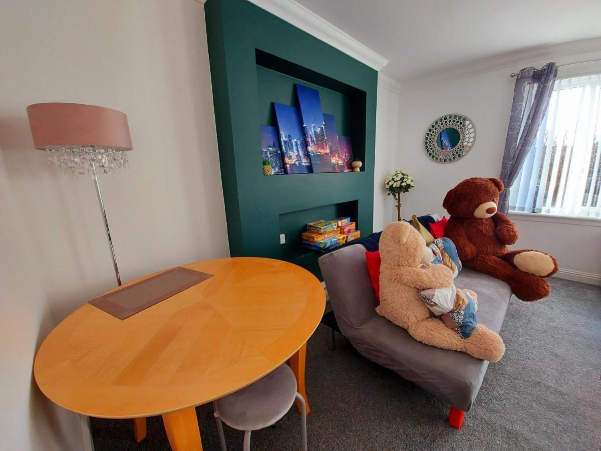 Teddy Bears' 3-Bedroom Maisonette ซอลท์โคทส์ ภายนอก รูปภาพ